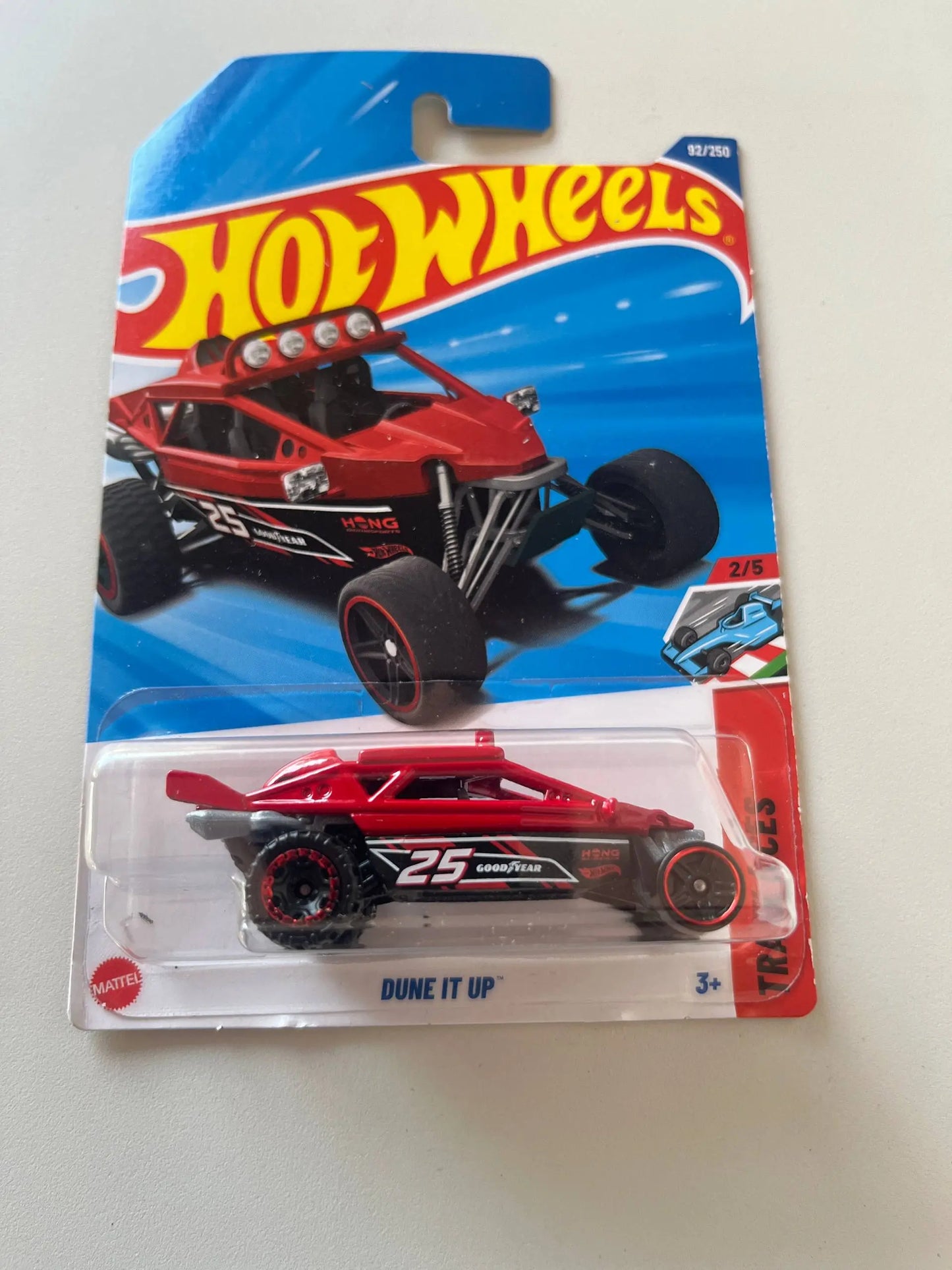Hot Wheels Dune It Up – HW Traxaces 2/5 (2025 Mainline, Red/Black Off-Road Buggy)