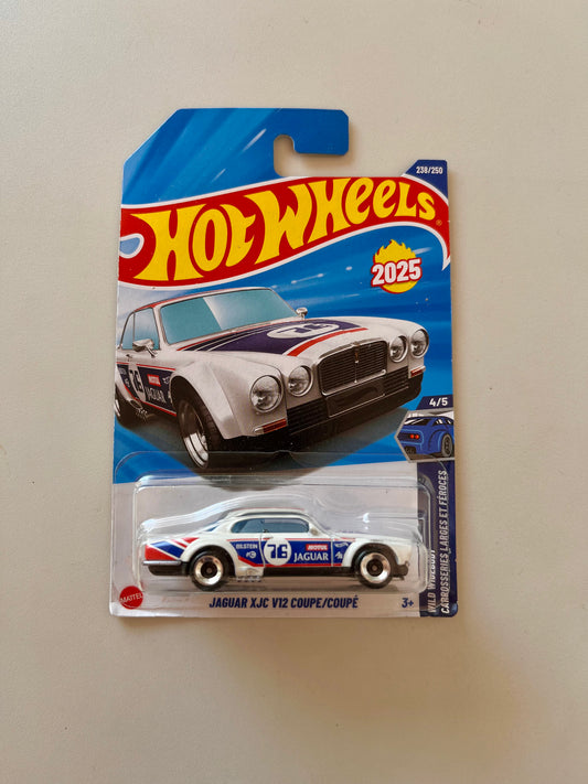 Jaguar XJC V12 Coupe – Premium Die-Cast Collectible Car (1:64 Scale)