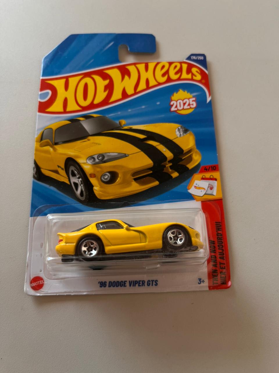 Hot Wheels ’96 Dodge Viper GTS – 1:64 Scale Die-Cast Muscle Supercar