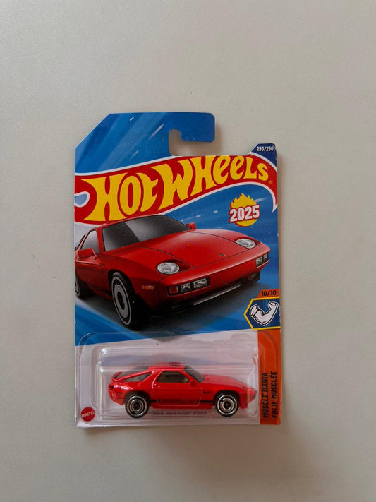 Hot Wheels 1983 Porsche 928S – 1:64 Scale Die-Cast Classic Supercar